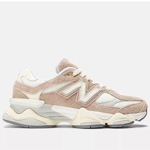 New Balance 9060 sneakers, womens 8.5 in driftwood with stone pink and sea salt